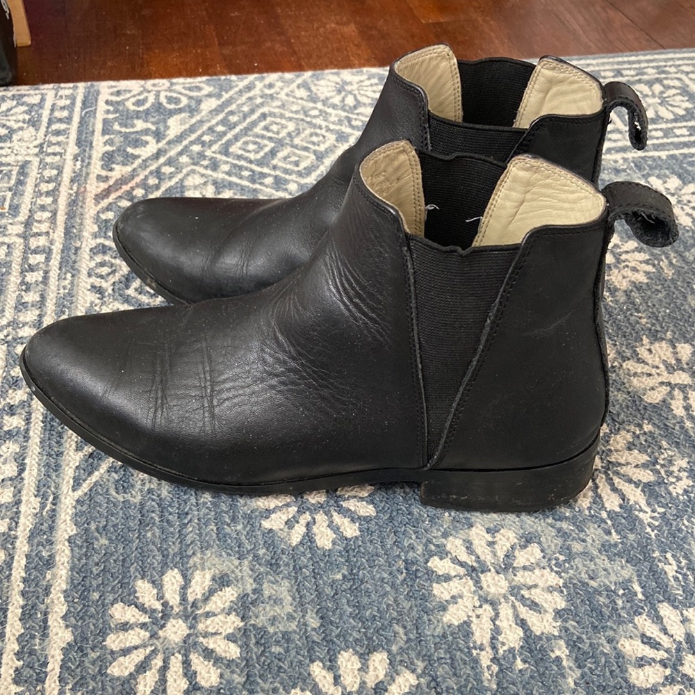 Nisolo black leather ankle booties